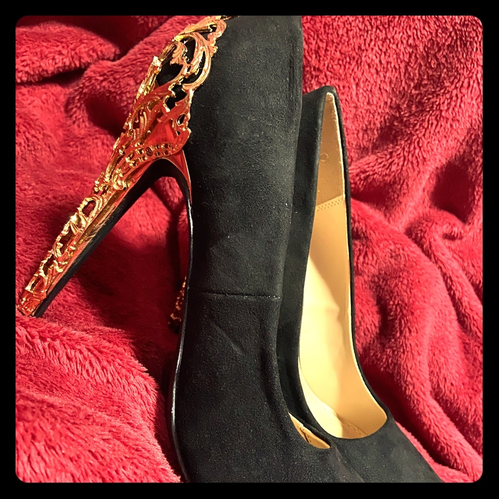 Black and Gold Pumps